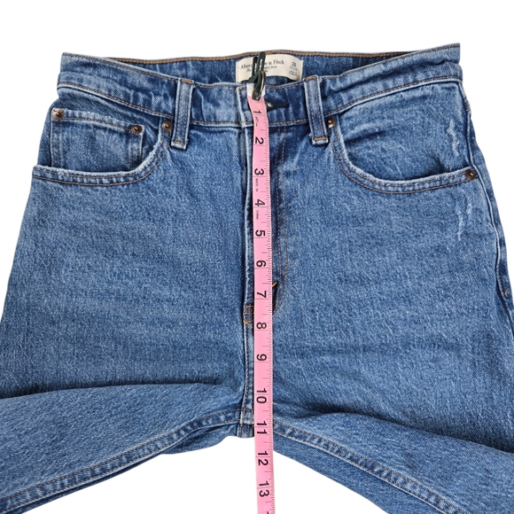 Abercrombie Women's 90s Relaxed High Rise Jeans Blue Raw Hem Size 26 Regular - Picture 11 of 13